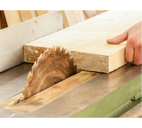 Услуга по резки пиломатериалов